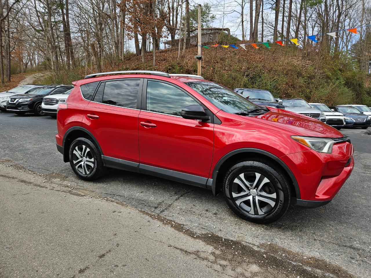 Toyota RAV4 LE AWD 2017