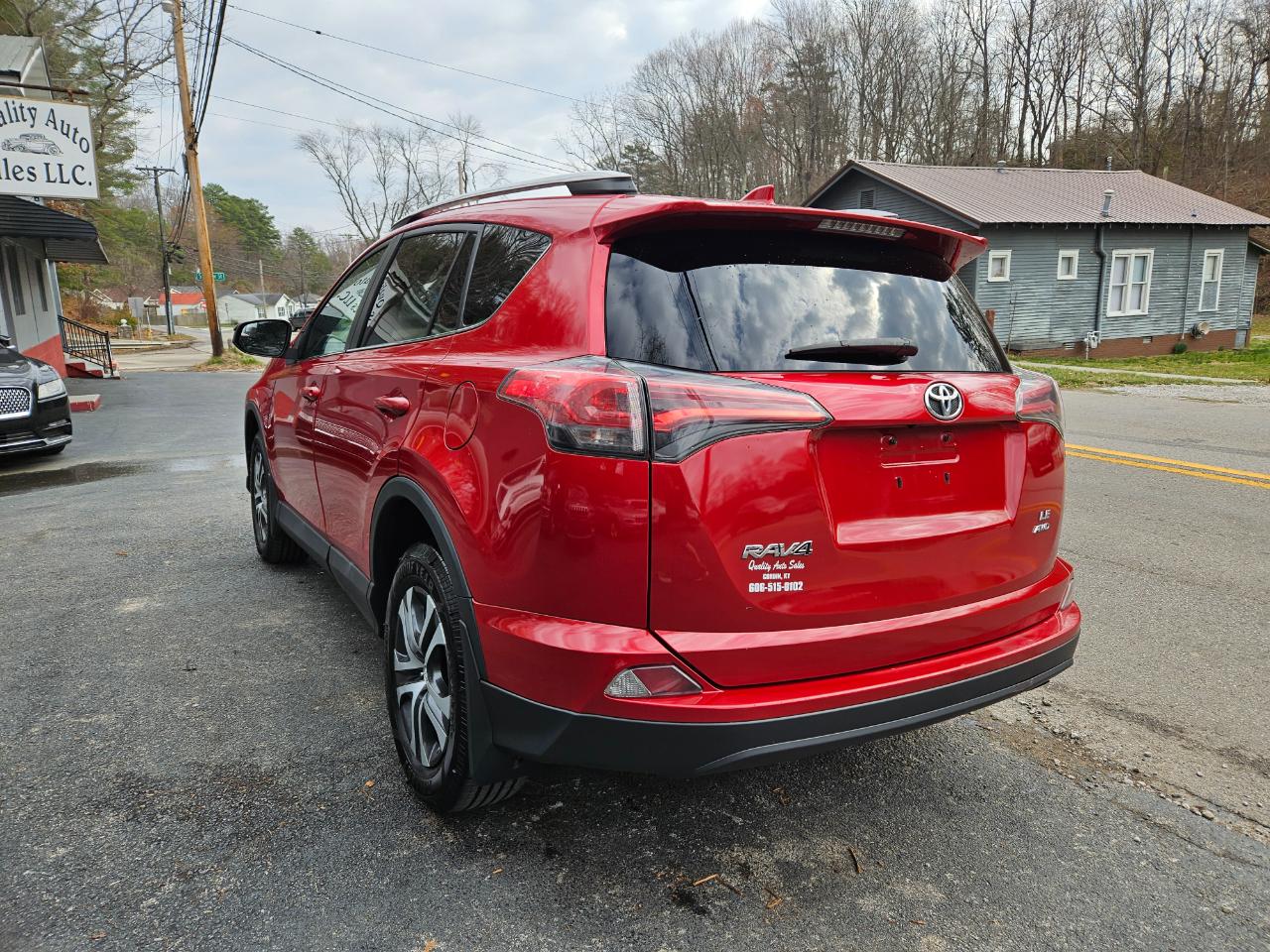 Toyota RAV4 LE AWD 2017