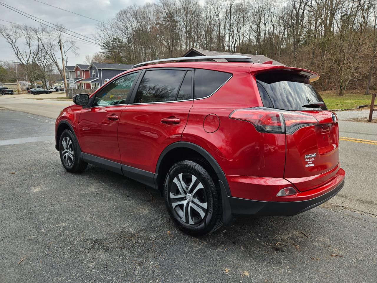 Toyota RAV4 LE AWD 2017
