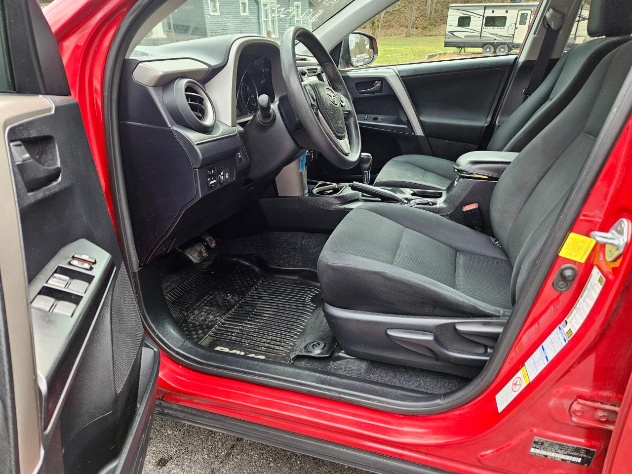 Toyota RAV4 LE AWD 2017