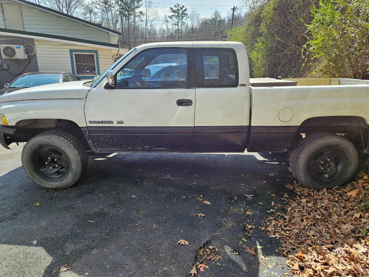 Dodge Ram 1500 Quad Cab Short Bed 2WD 2001