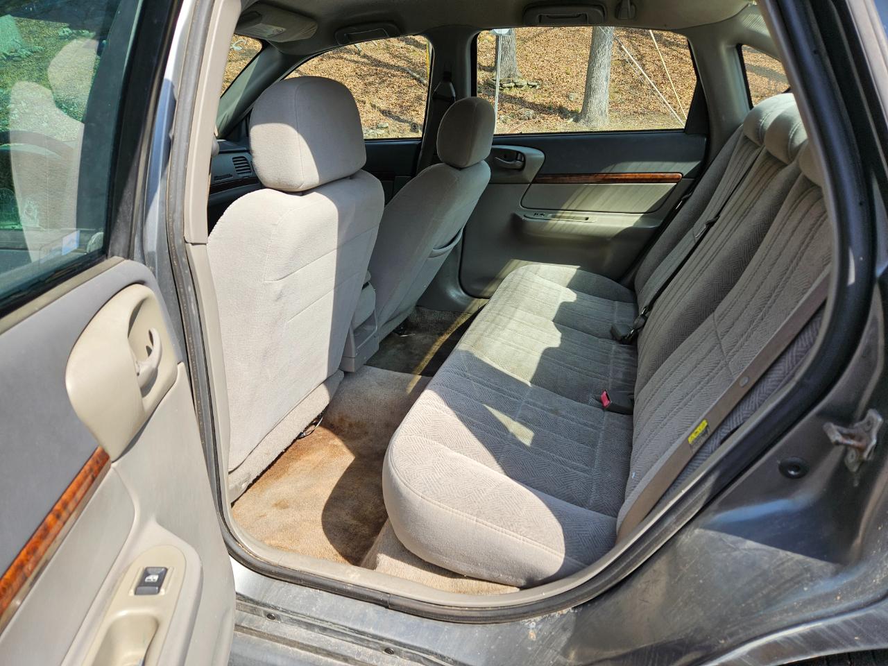 Chevrolet Impala Base 2004