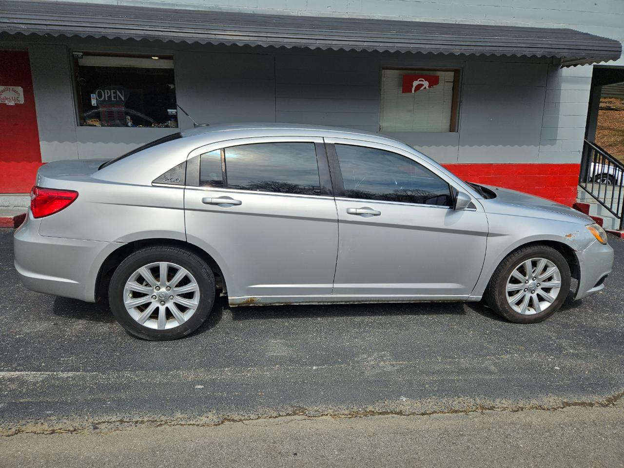 Chrysler 200 Touring 2012
