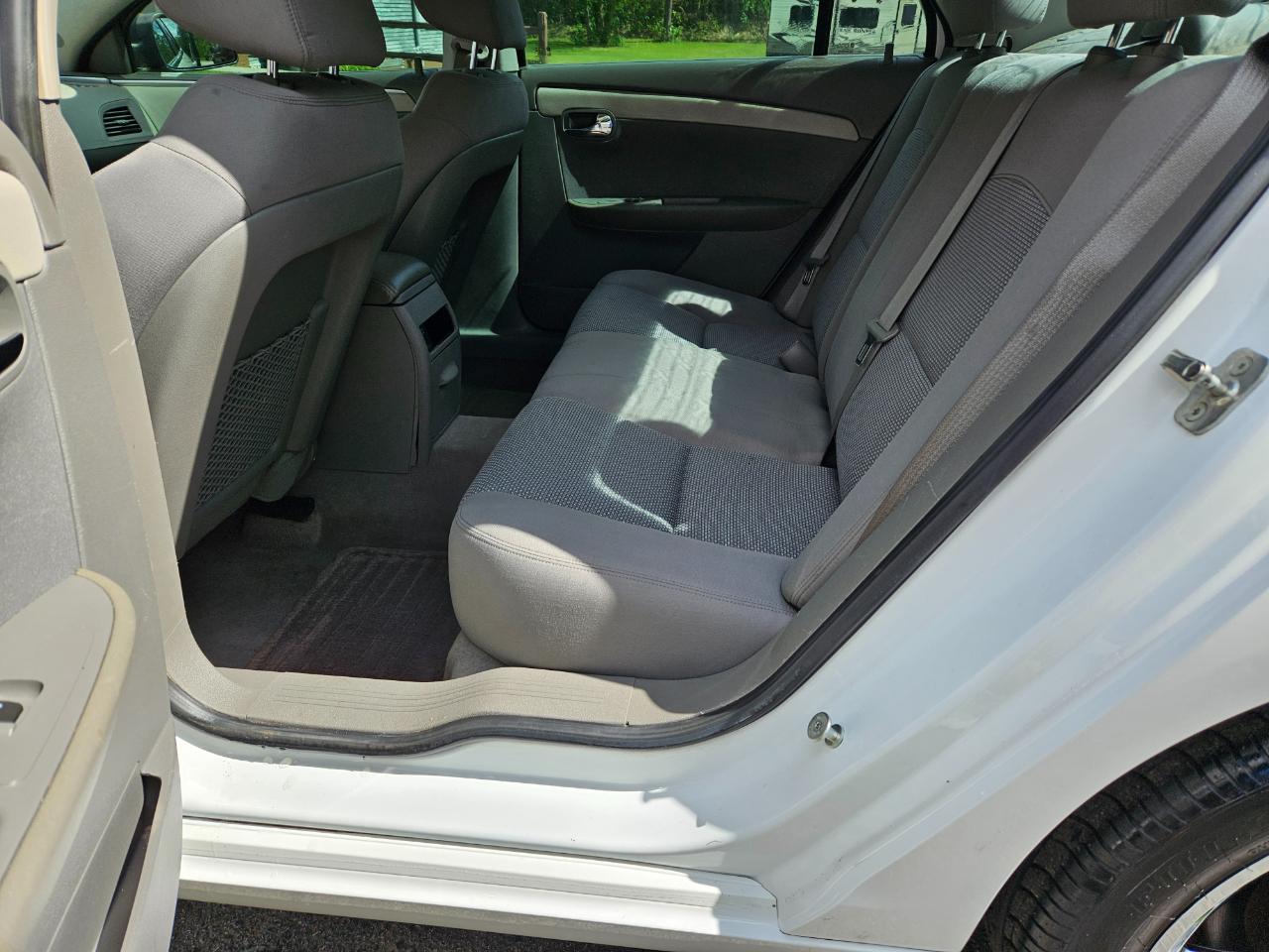 Chevrolet Malibu LS 2012