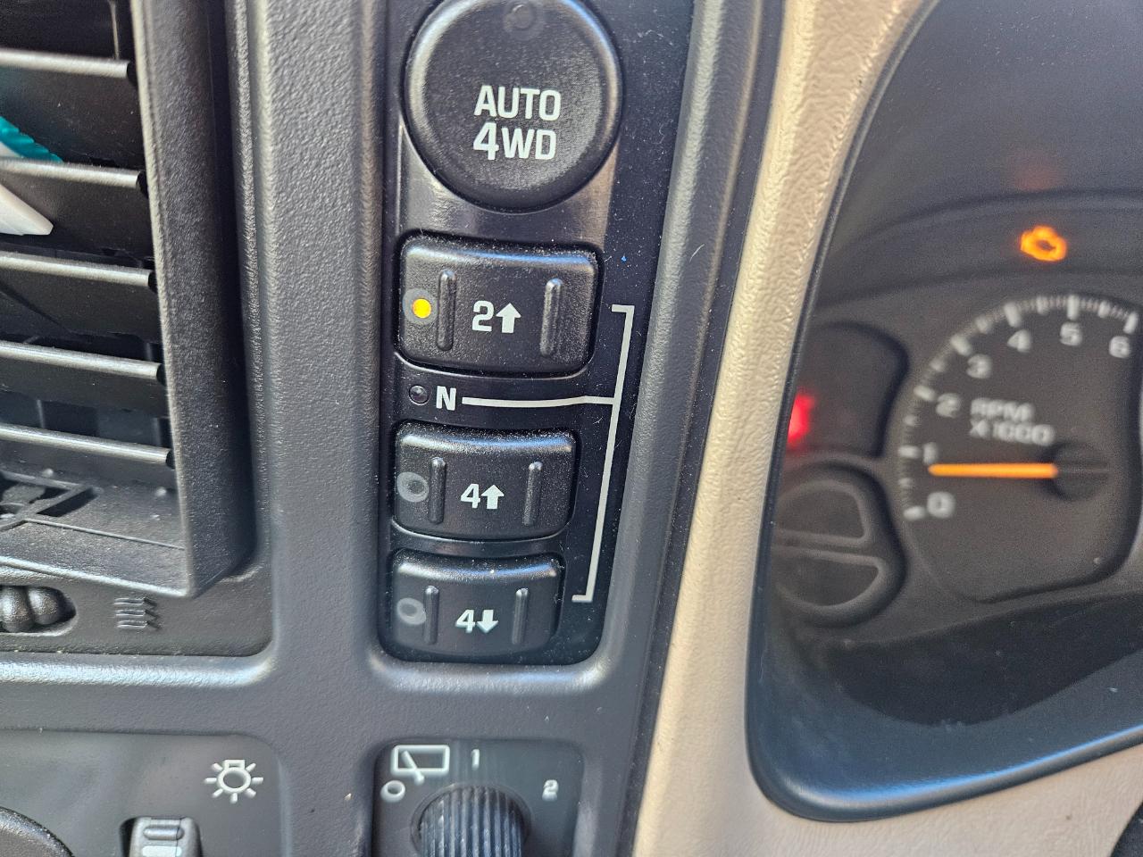 Chevrolet Tahoe 4WD 2003