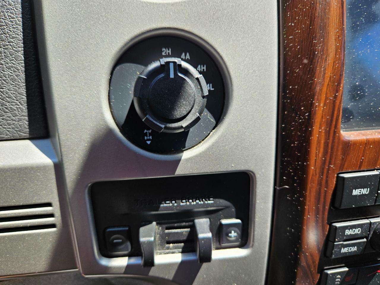 Ford F-150 4WD SuperCrew 139" Lariat 2012