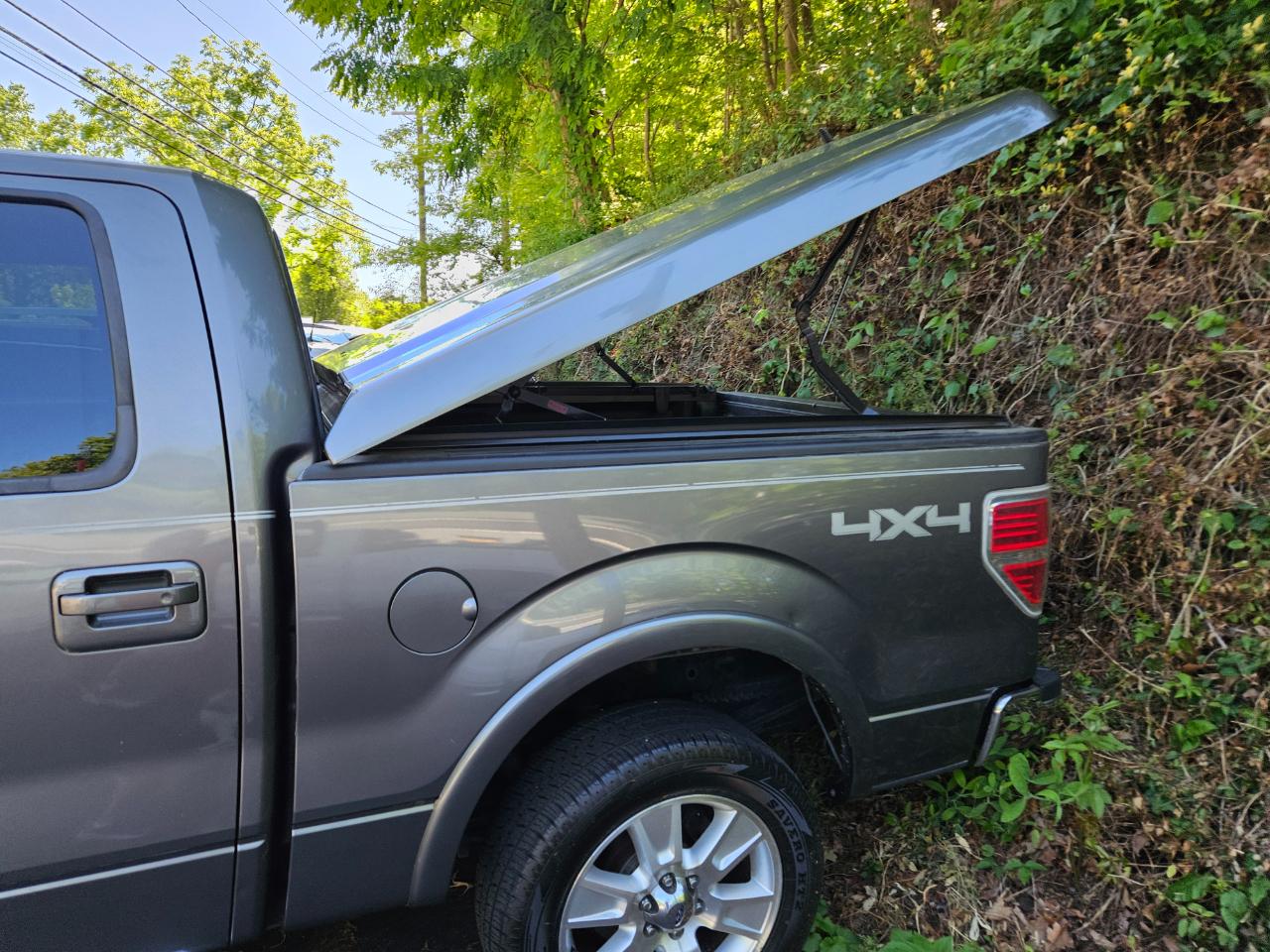 Ford F-150 4WD SuperCrew 139" Lariat 2012