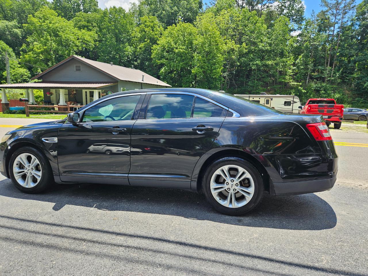 Ford Taurus SEL FWD 2014