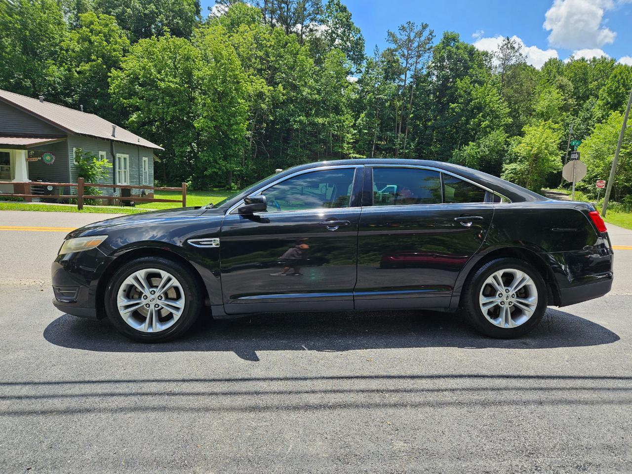 Ford Taurus SEL FWD 2014