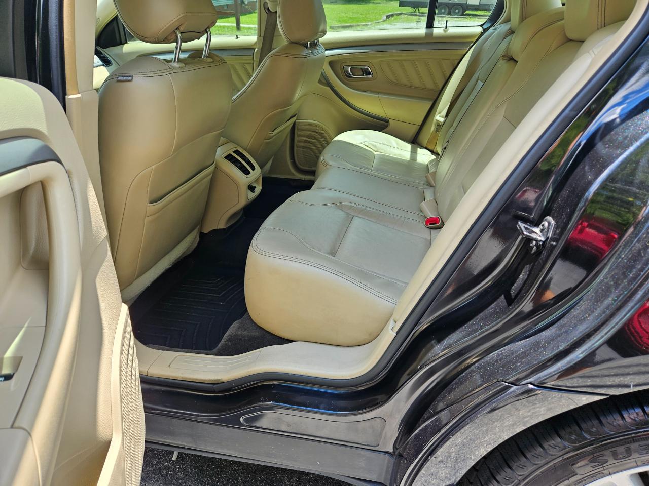 Ford Taurus SEL FWD 2014