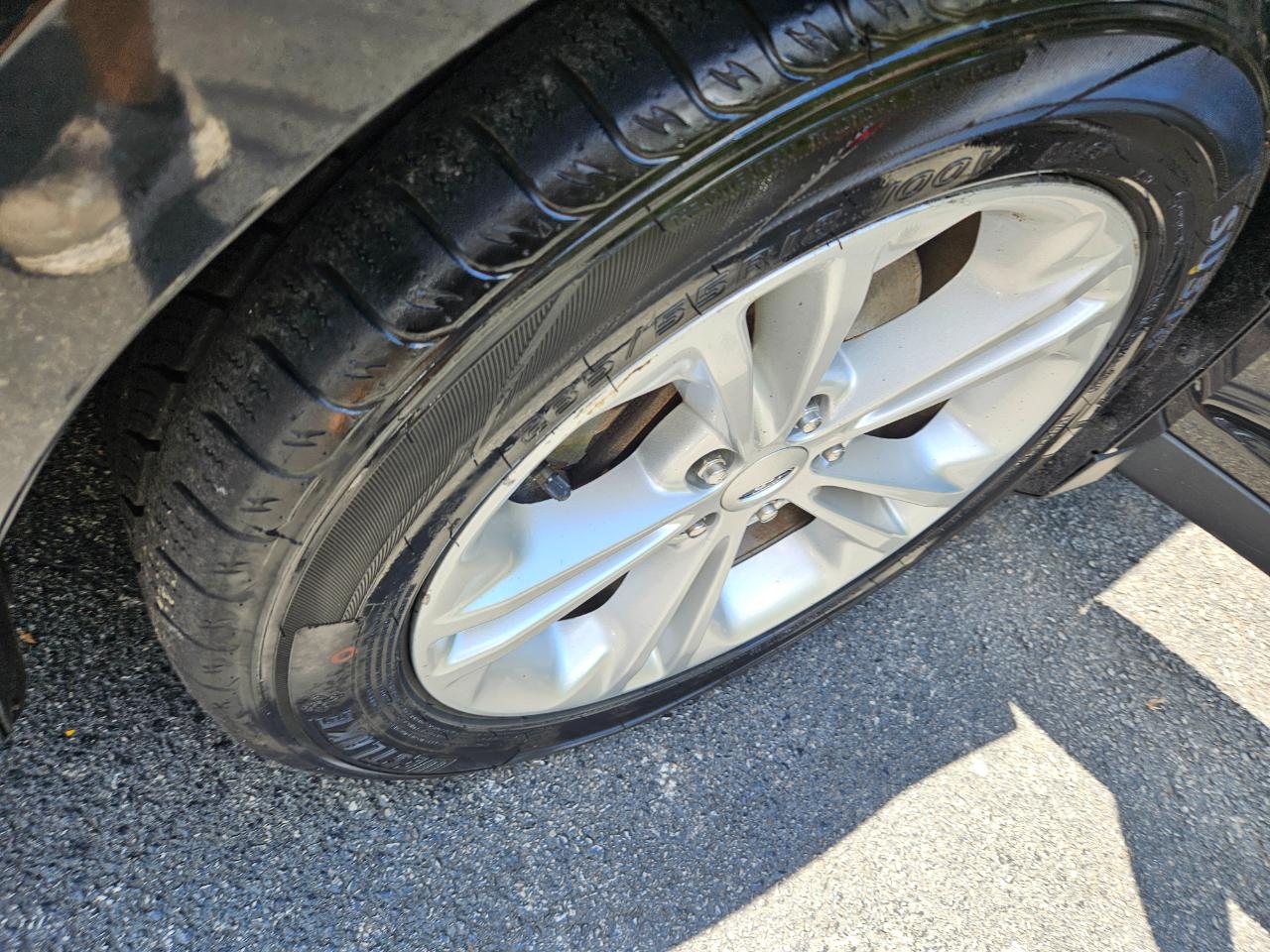 Ford Taurus SEL FWD 2014