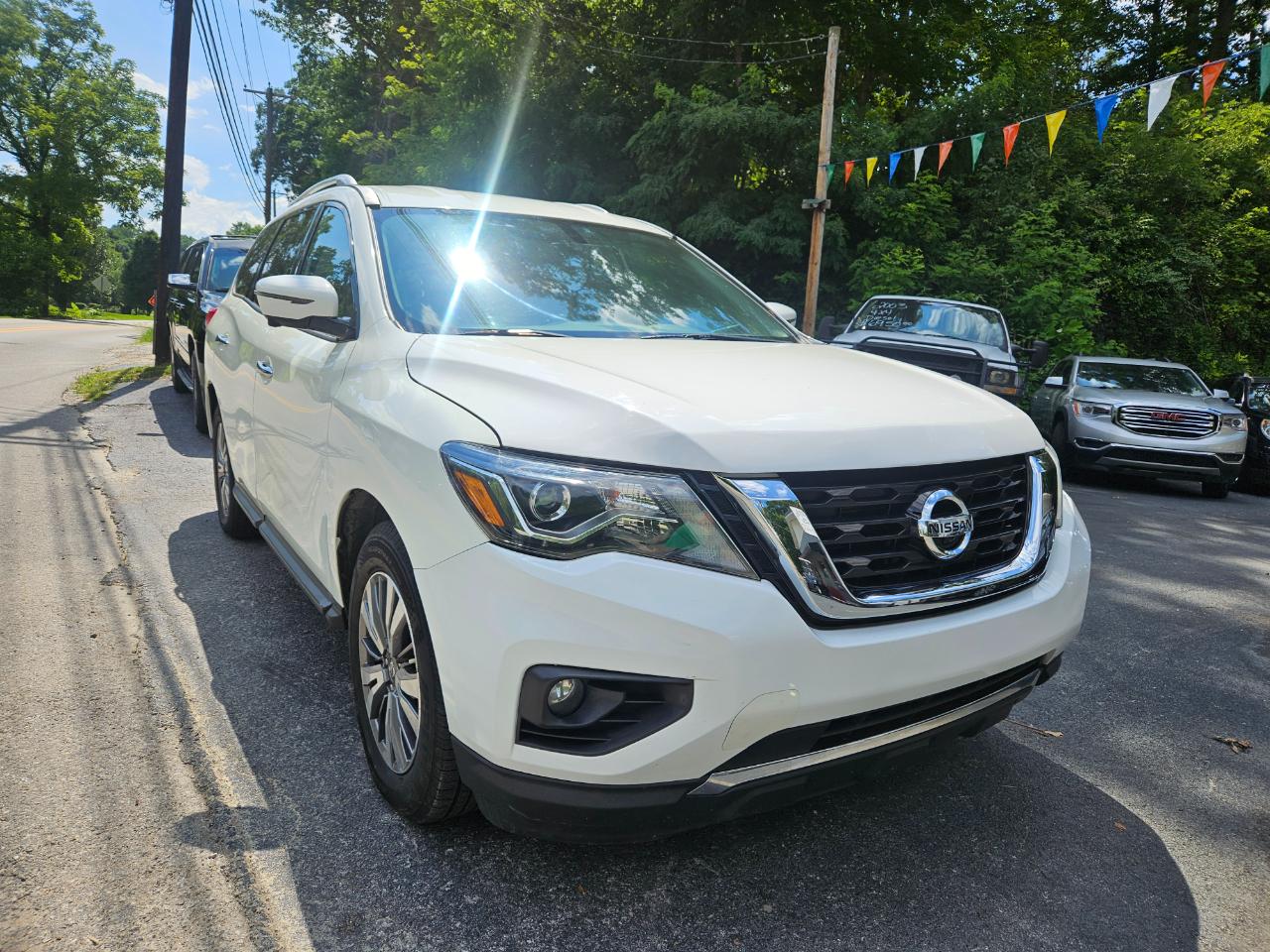 Nissan Pathfinder SL 2WD 2019