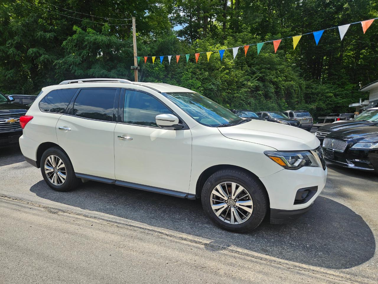 Nissan Pathfinder SL 2WD 2019