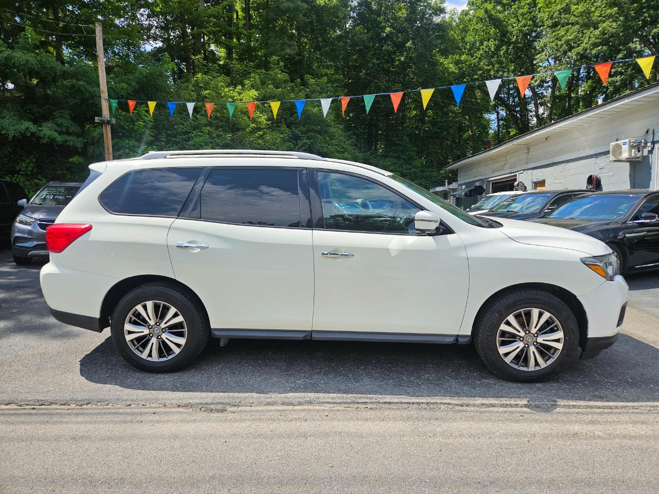 Nissan Pathfinder SL 2WD 2019