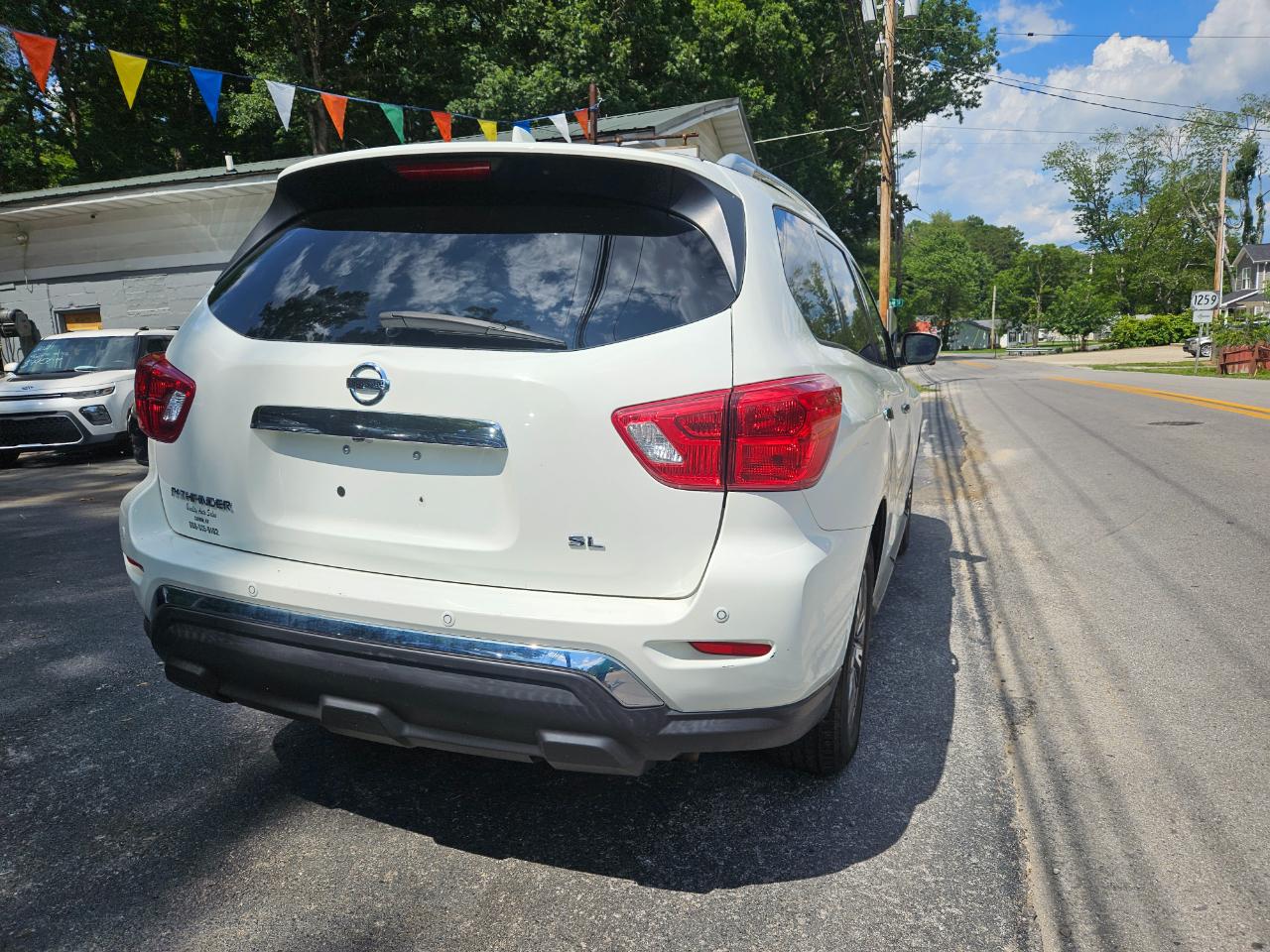 Nissan Pathfinder SL 2WD 2019