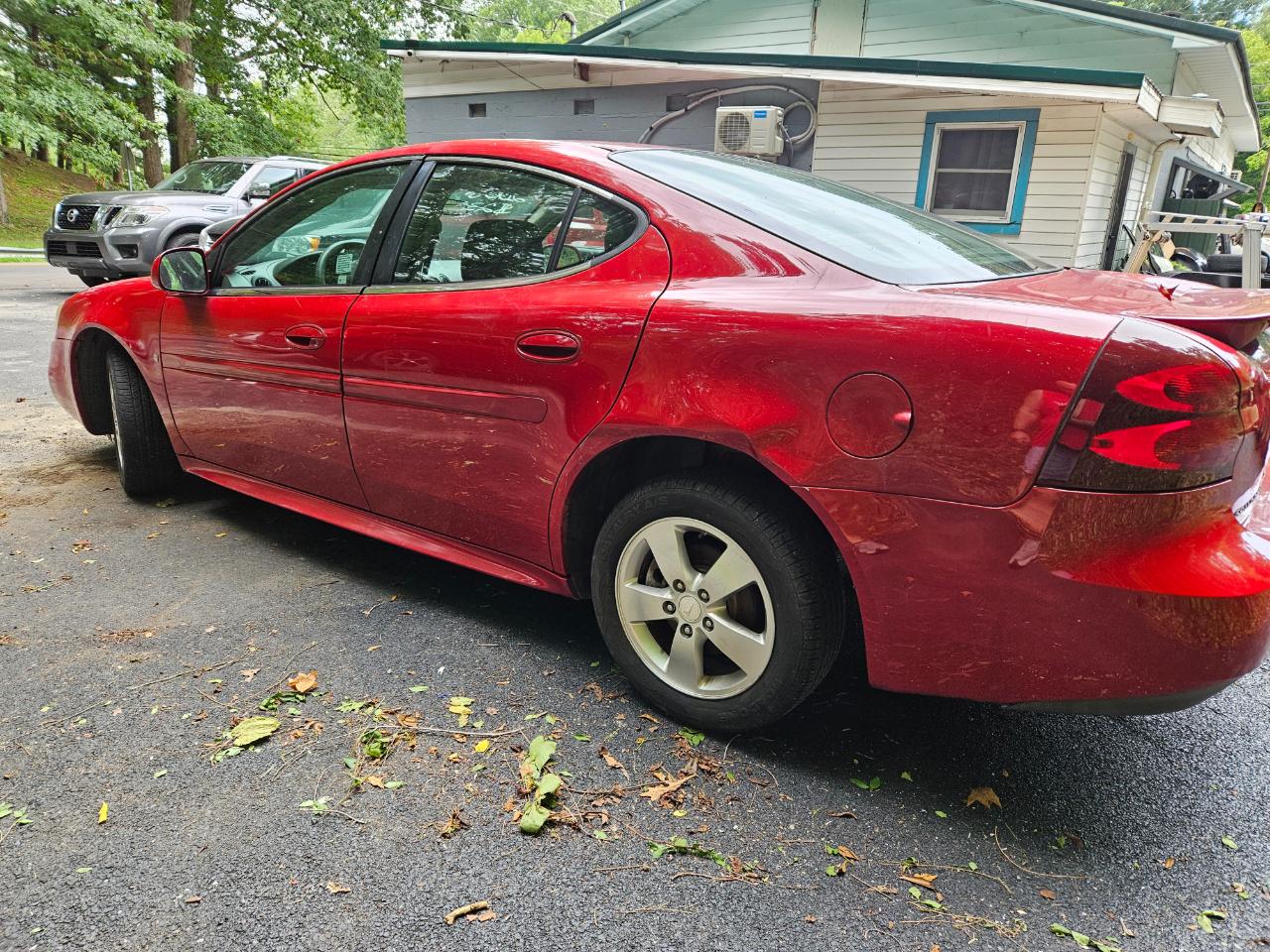 Pontiac Grand Prix Sedan 2008