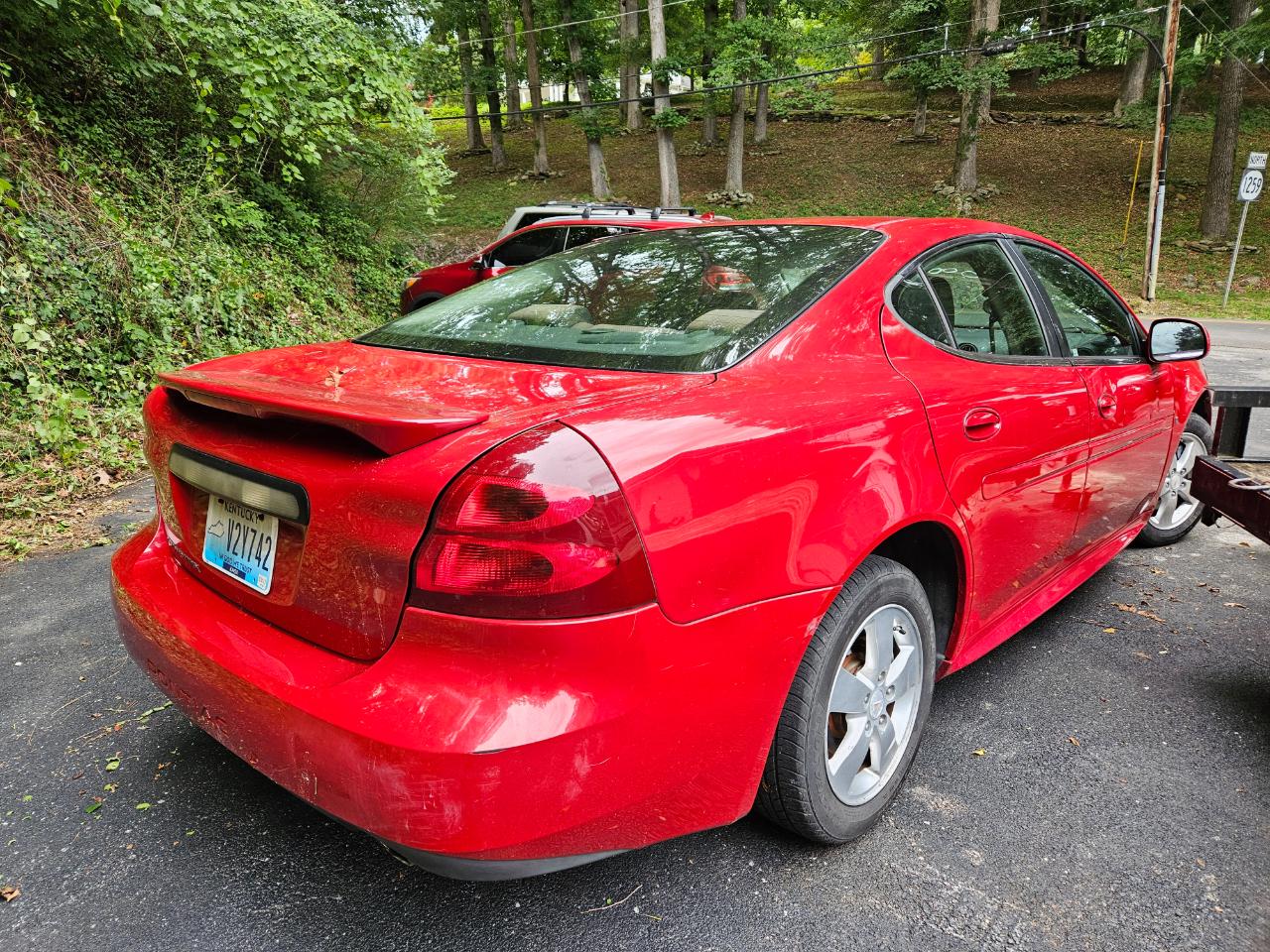 Pontiac Grand Prix Sedan 2008