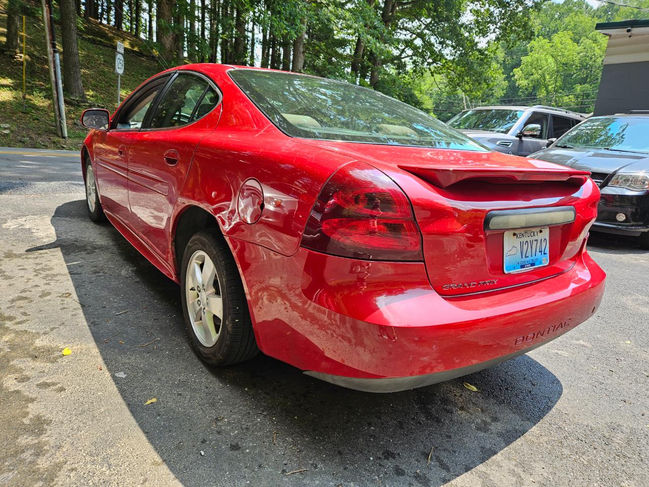 Pontiac Grand Prix Sedan 2008