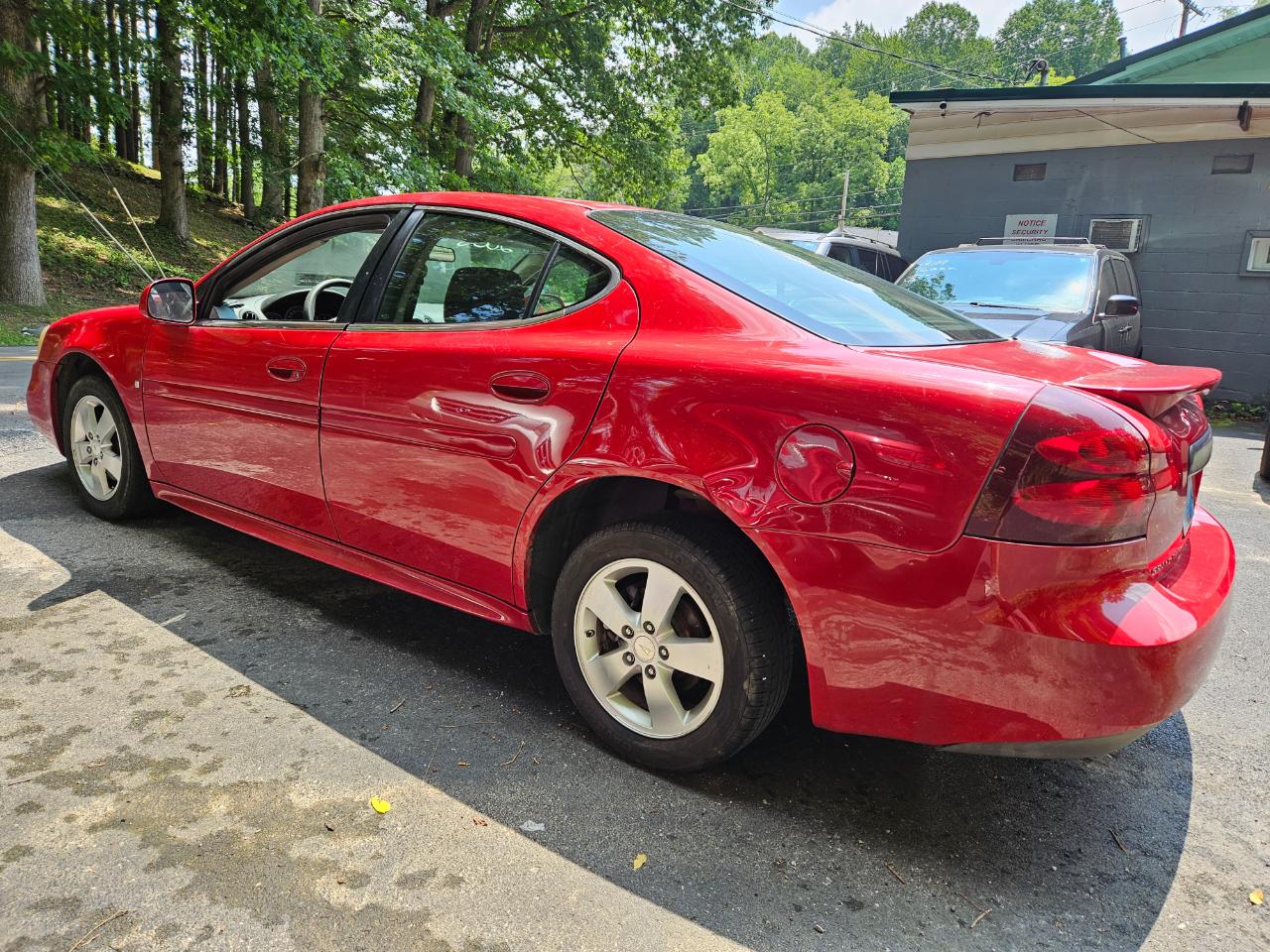 Pontiac Grand Prix Sedan 2008