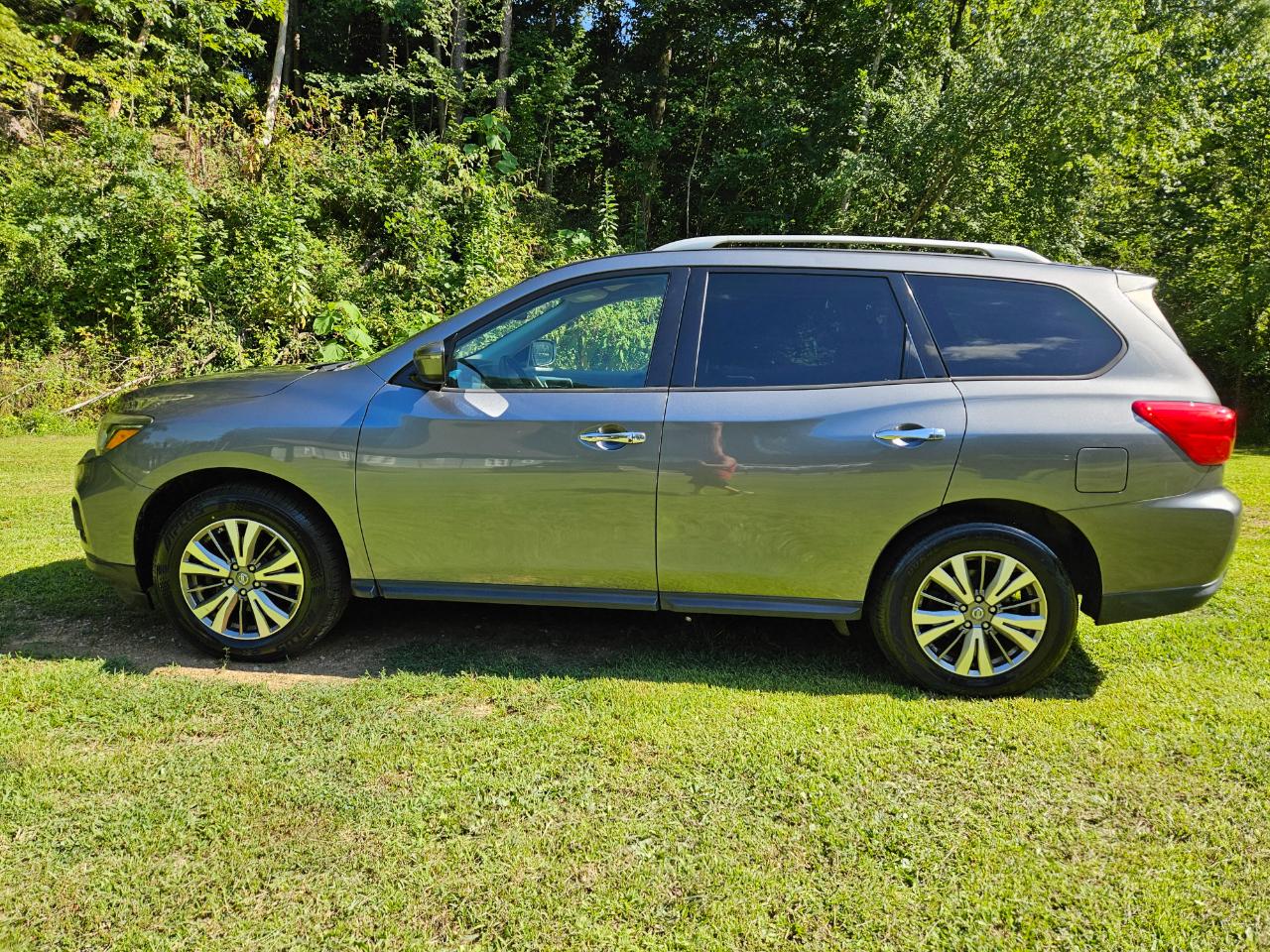Nissan Pathfinder Platinum 4WD 2018