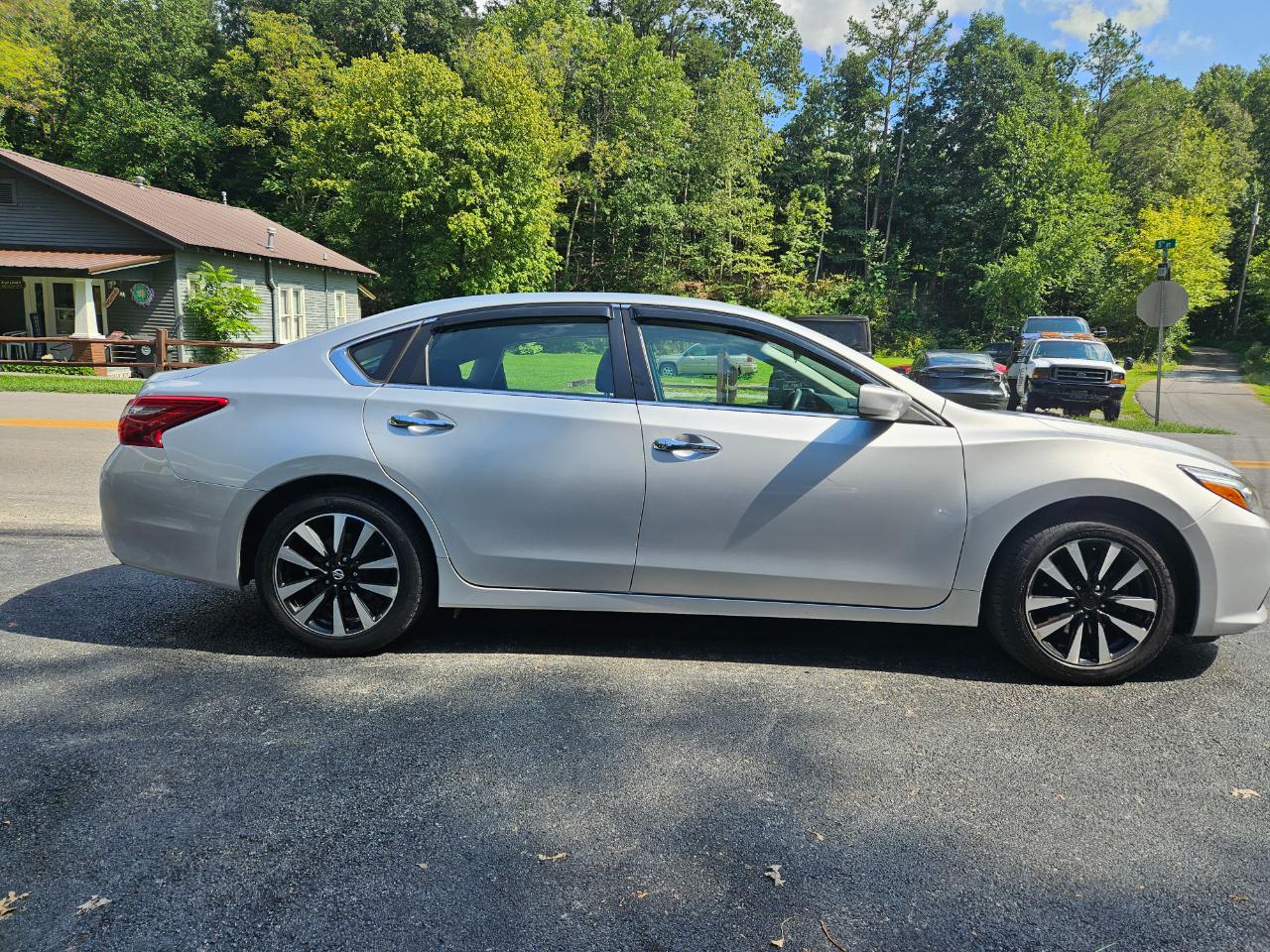 Nissan Altima 2.5 SV 2018