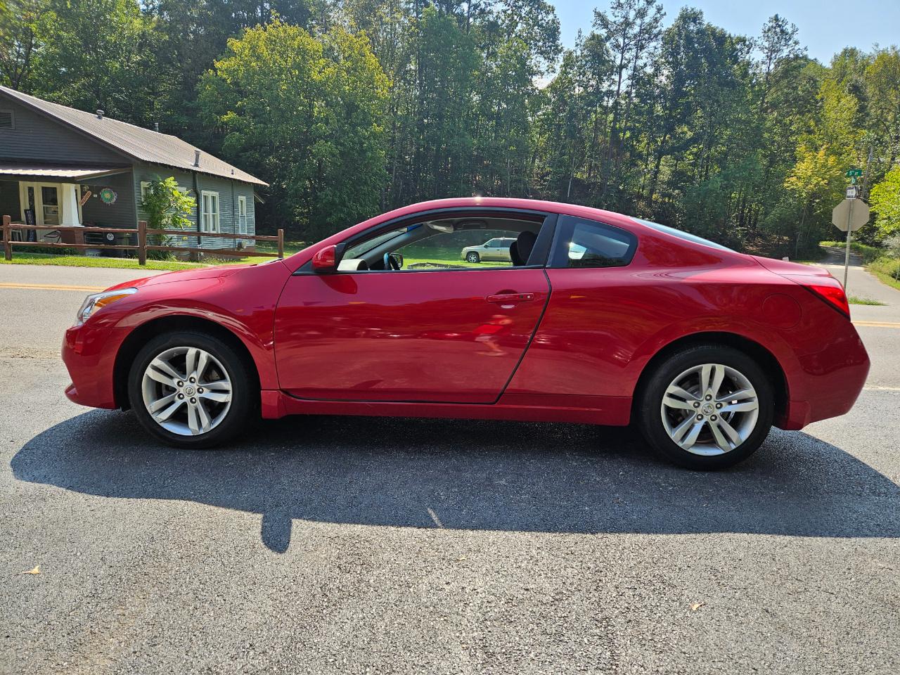 Nissan Altima 2.5 S Coupe 2011