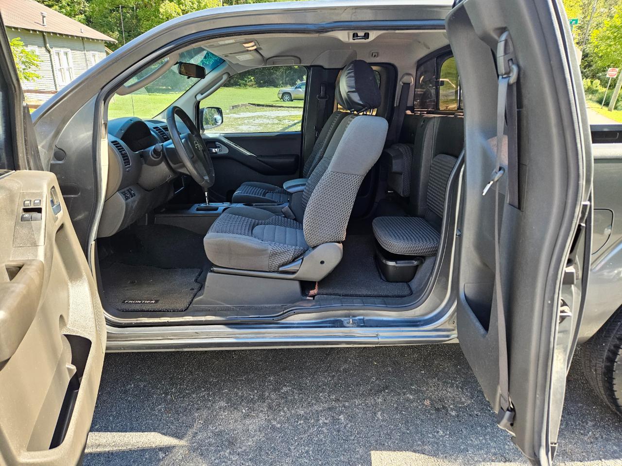 Nissan Frontier LE King Cab 2WD 2006