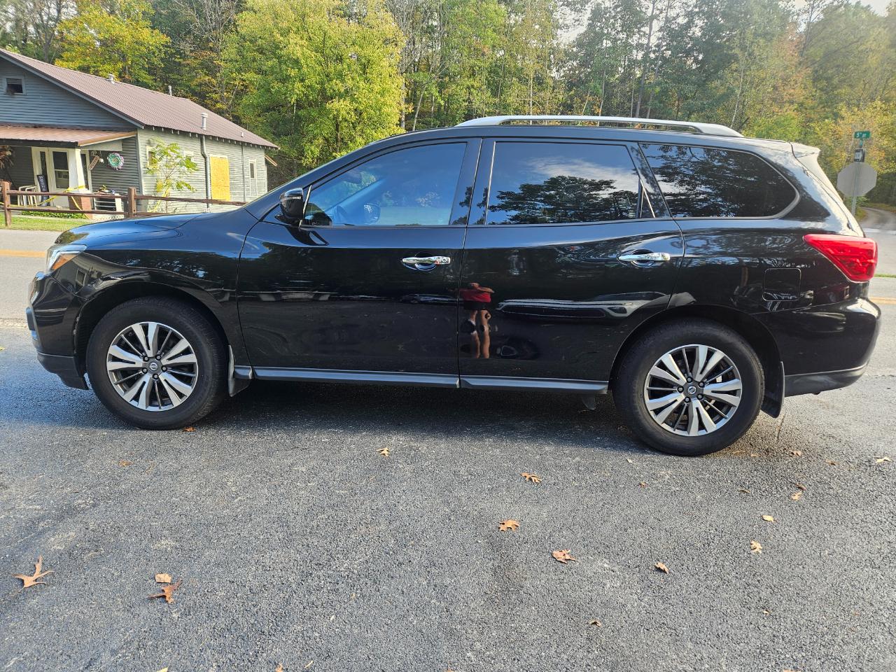 Nissan Pathfinder Platinum 2WD 2017