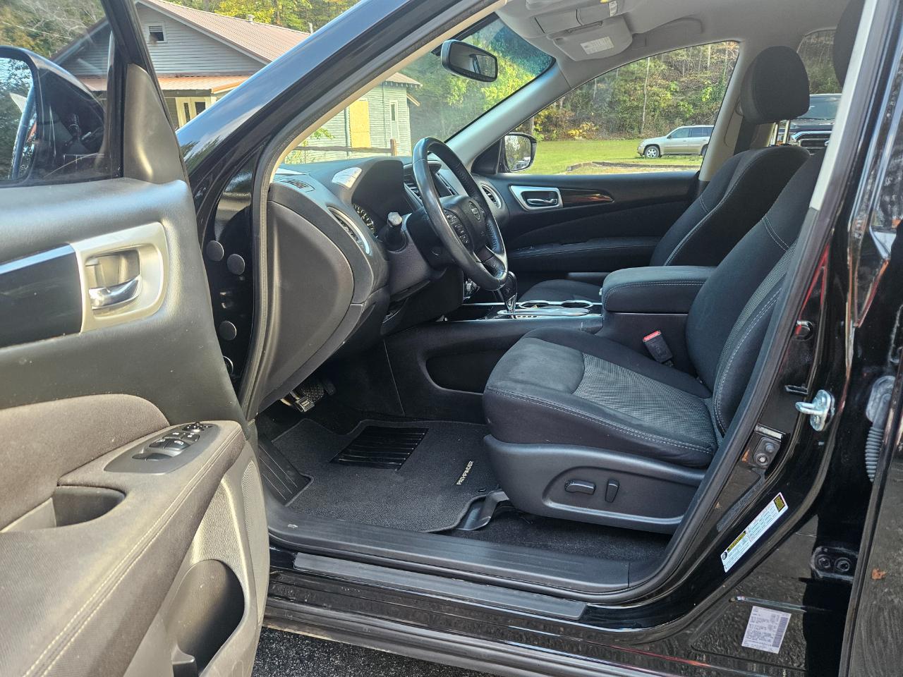 Nissan Pathfinder Platinum 2WD 2017