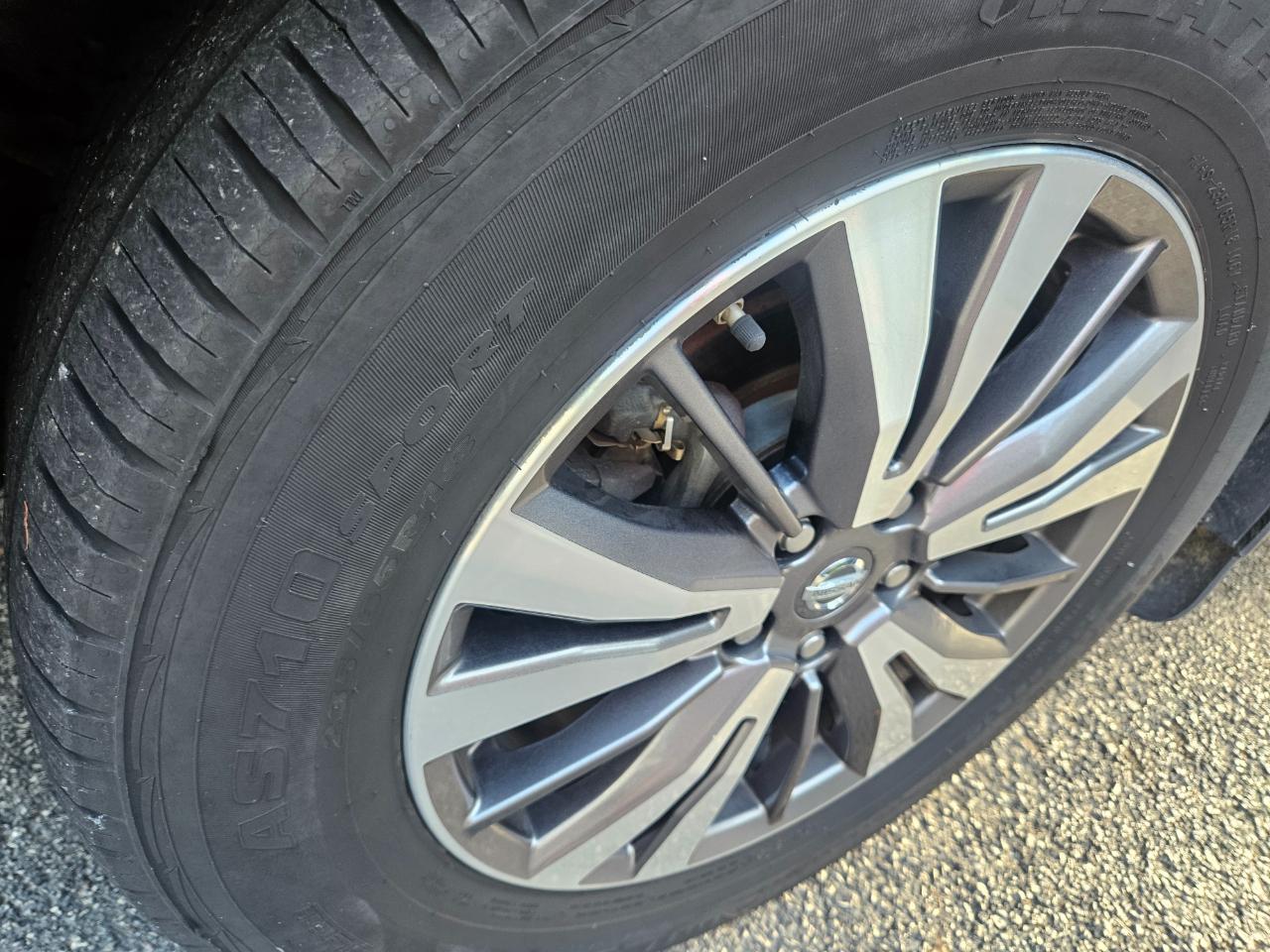 Nissan Pathfinder Platinum 2WD 2017
