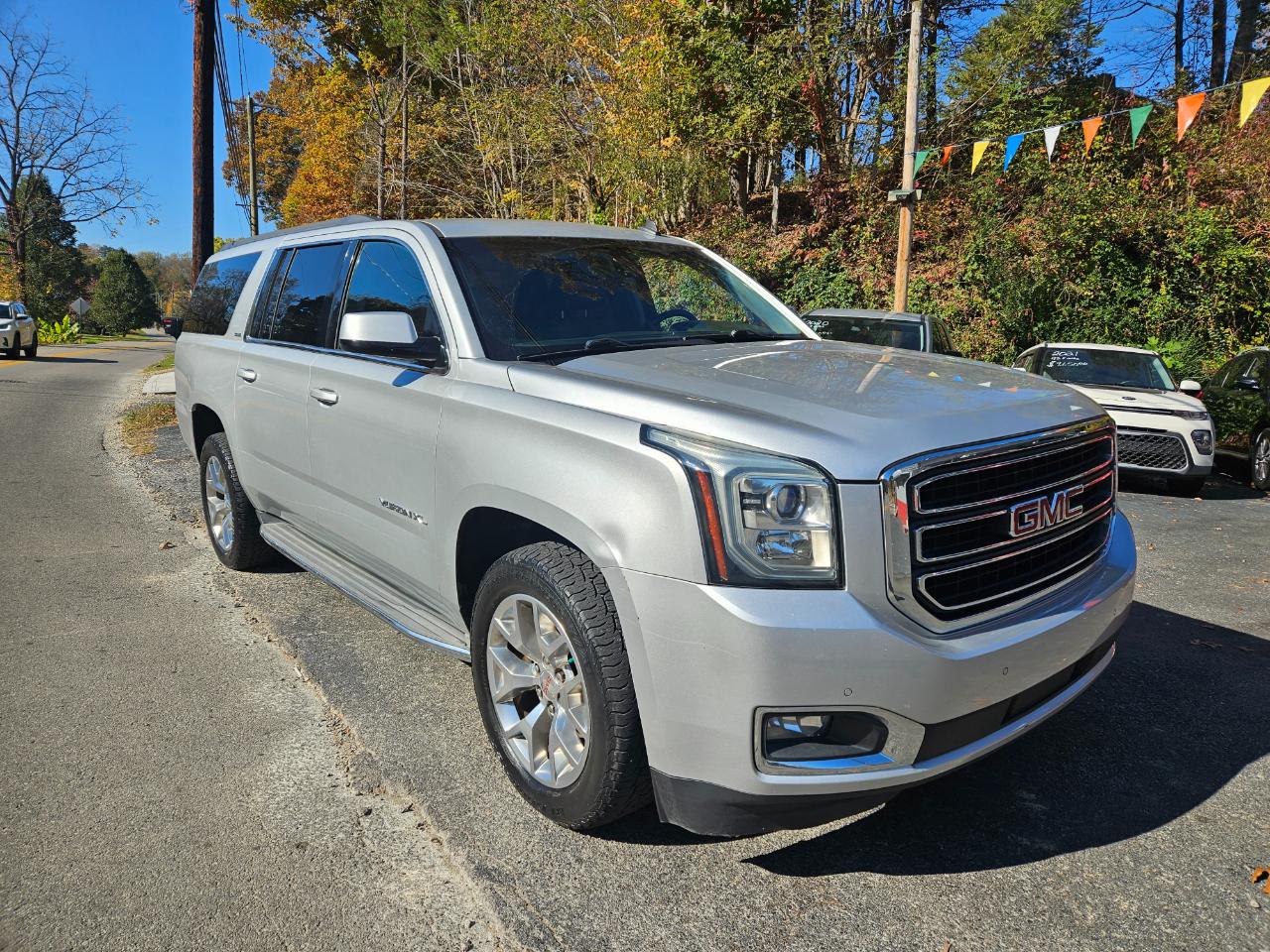 GMC Yukon XL SLE 1/2 Ton 4WD 2015