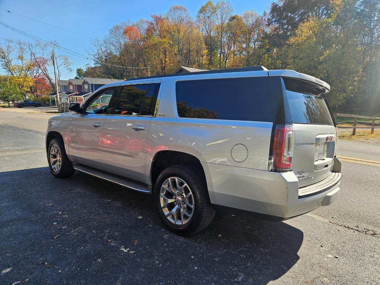 GMC Yukon XL SLE 1/2 Ton 4WD 2015