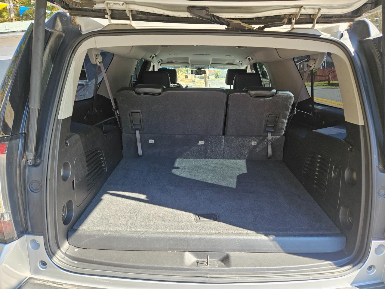 GMC Yukon XL SLE 1/2 Ton 4WD 2015