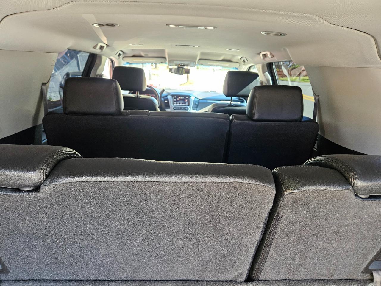 GMC Yukon XL SLE 1/2 Ton 4WD 2015