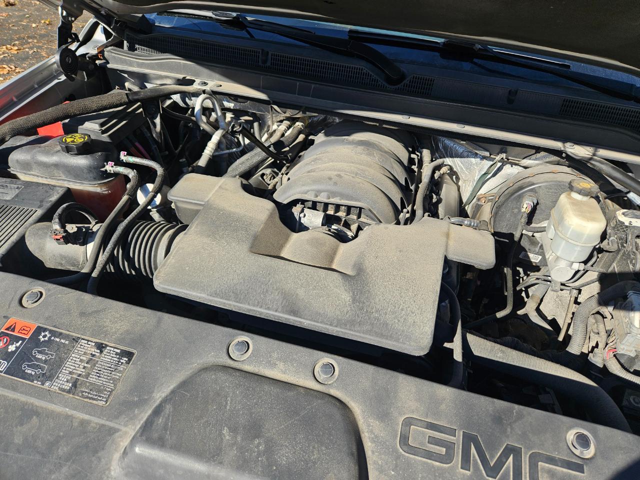 GMC Yukon XL SLE 1/2 Ton 4WD 2015