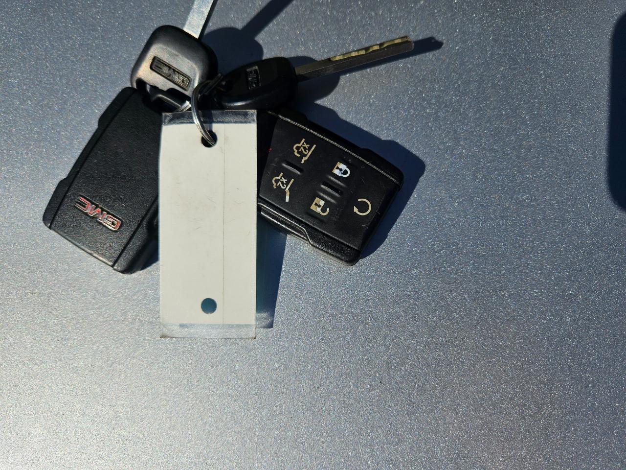 GMC Yukon XL SLE 1/2 Ton 4WD 2015