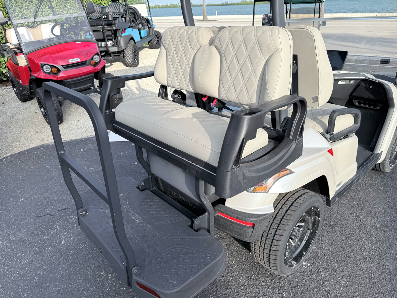 Star-EV Sirius 2+2  2025