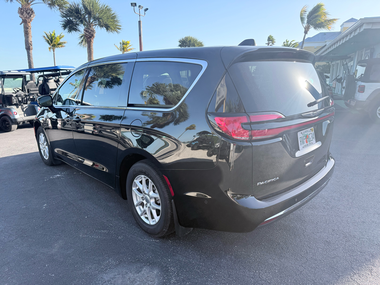Chrysler Pacifica Touring L FWD 2024