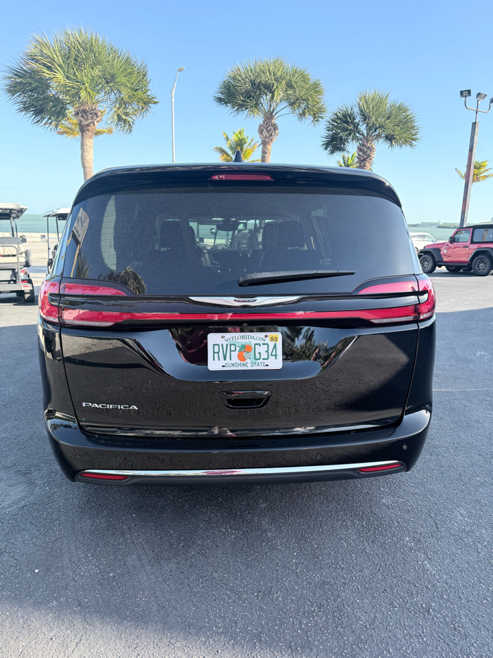 Chrysler Pacifica Touring L FWD 2024