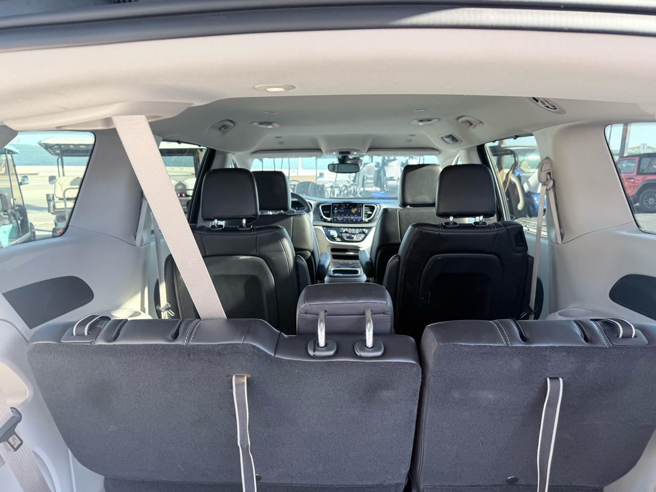 Chrysler Pacifica Touring L FWD 2024