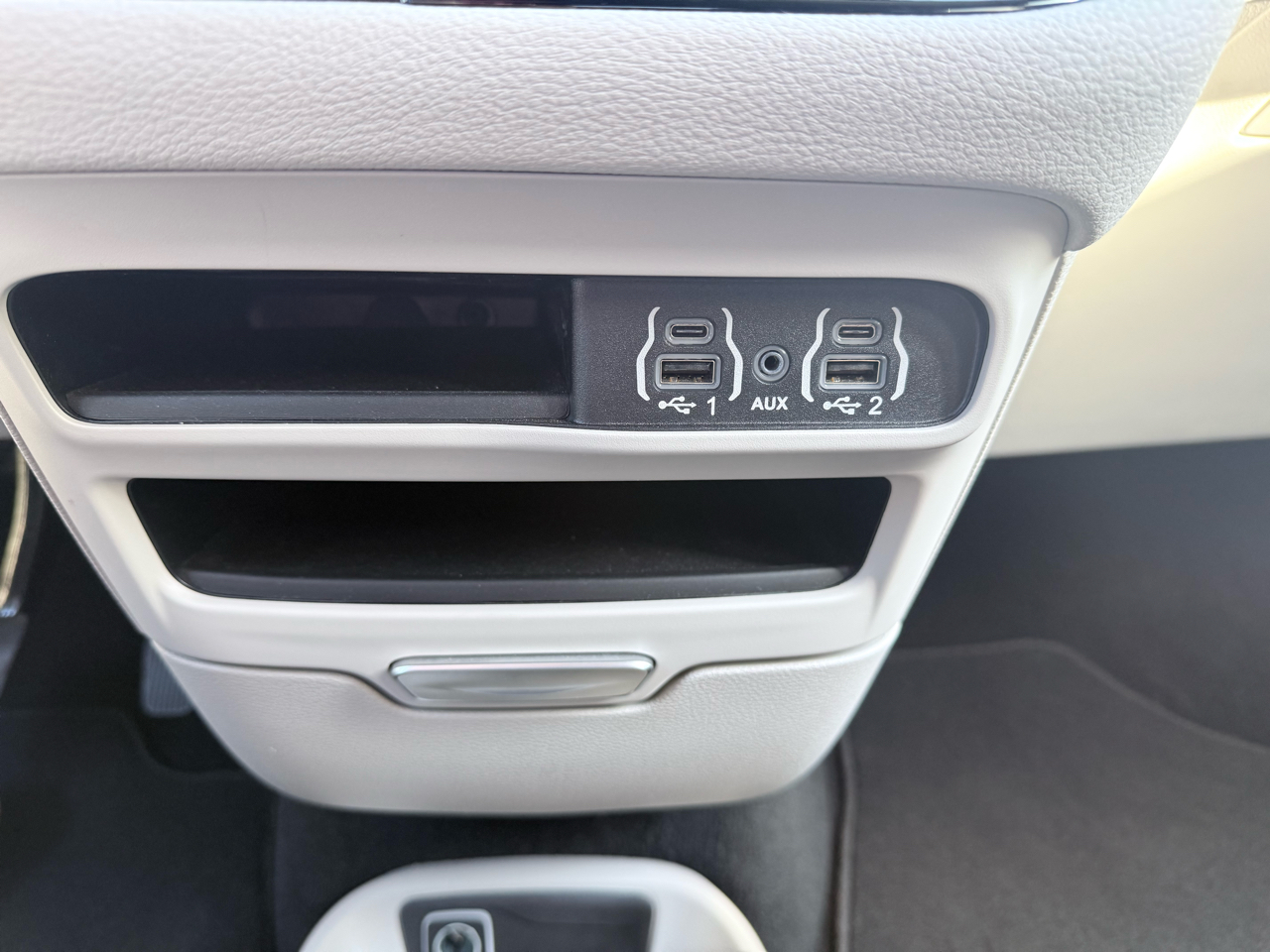 Chrysler Pacifica Touring L FWD 2024