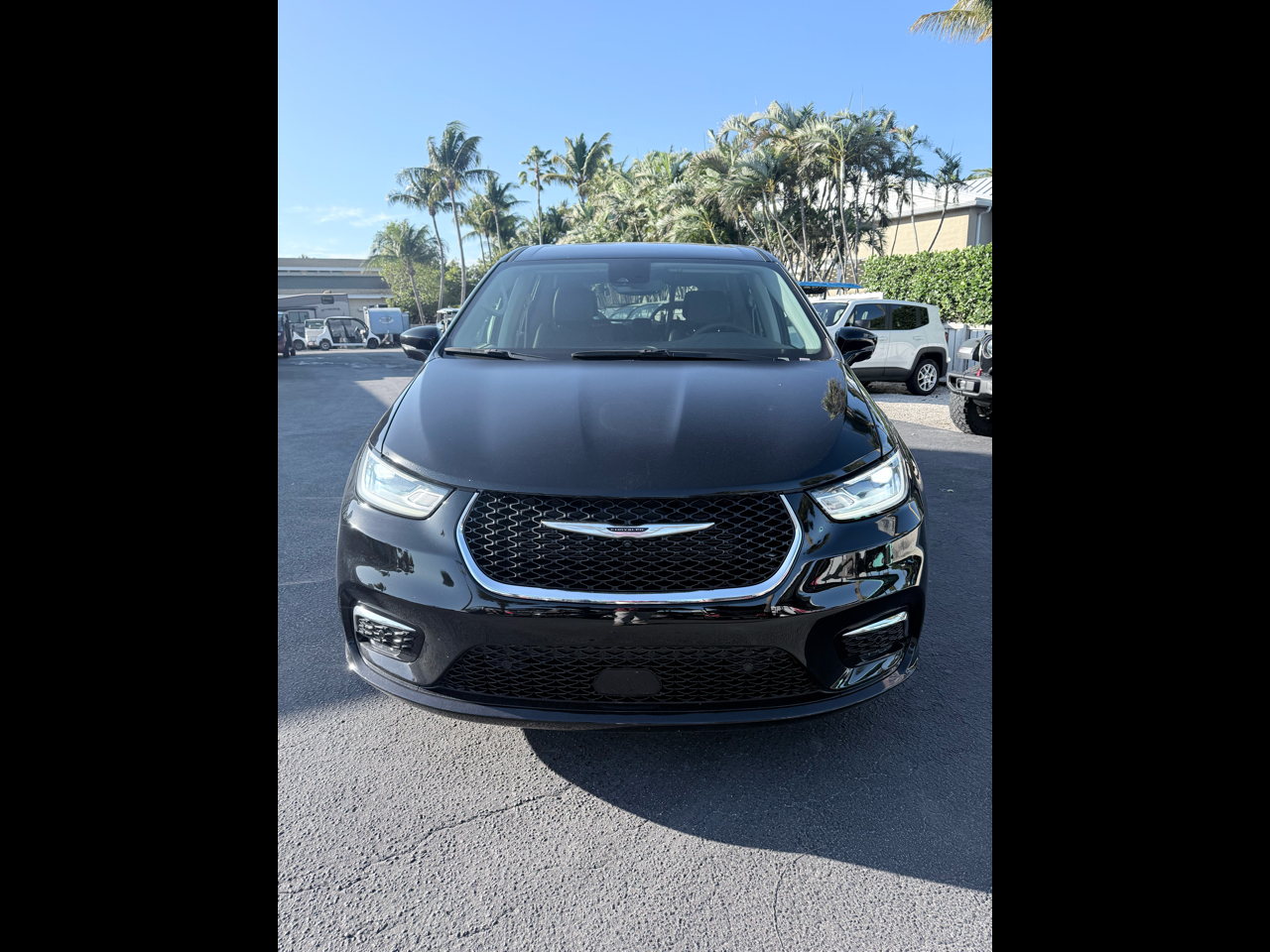 Chrysler Pacifica Touring L FWD 2024