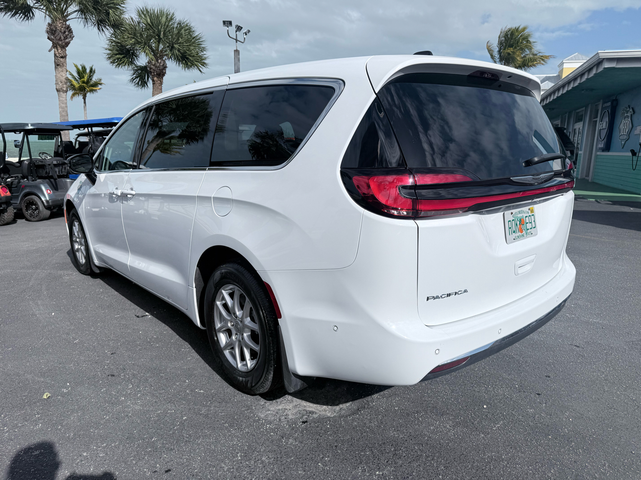 Chrysler Pacifica Touring L FWD 2024