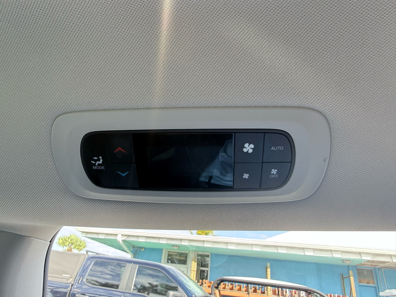 Chrysler Pacifica Touring L FWD 2024