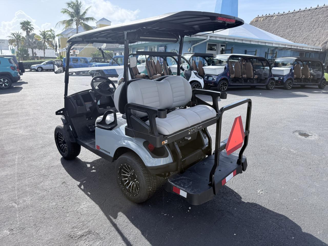 EZGO Express 4 Commuter 13.5 Gas  2026