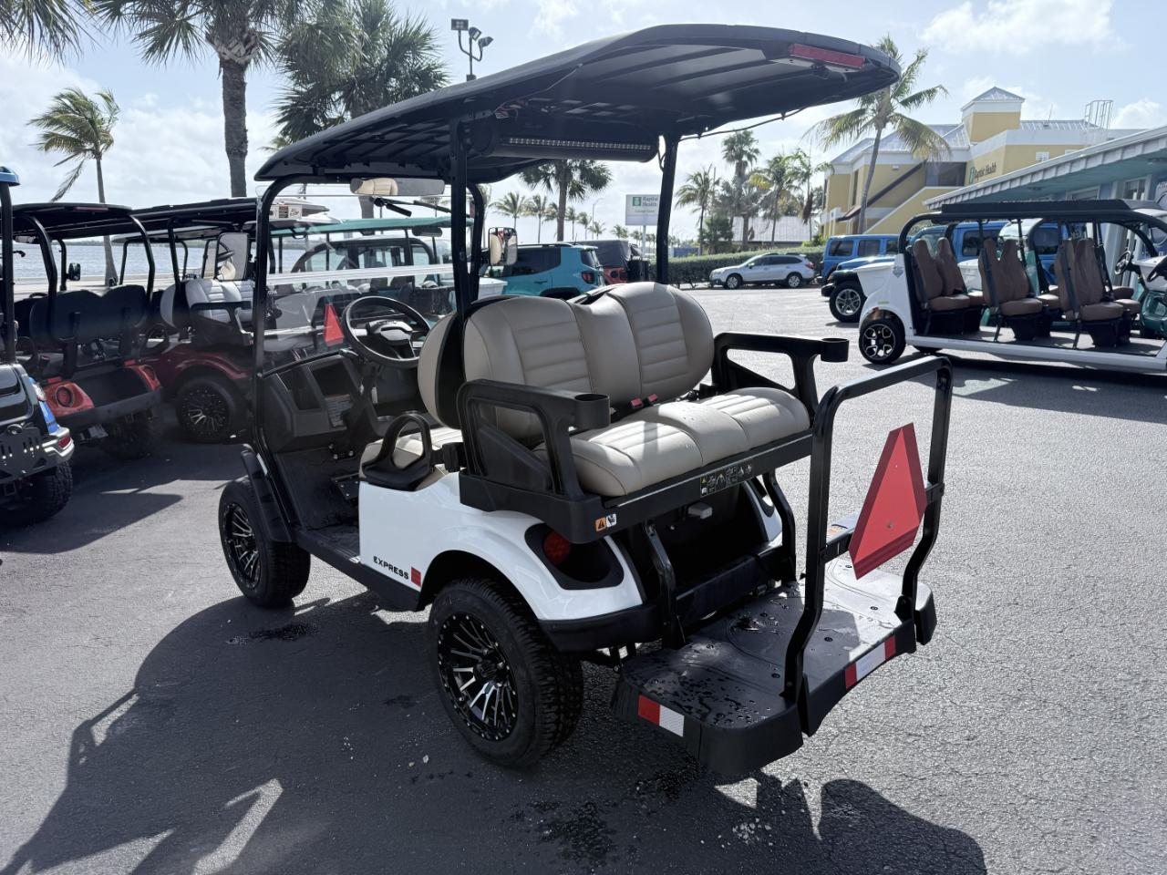EZGO Express 4 Commuter 13.5 Gas  2026