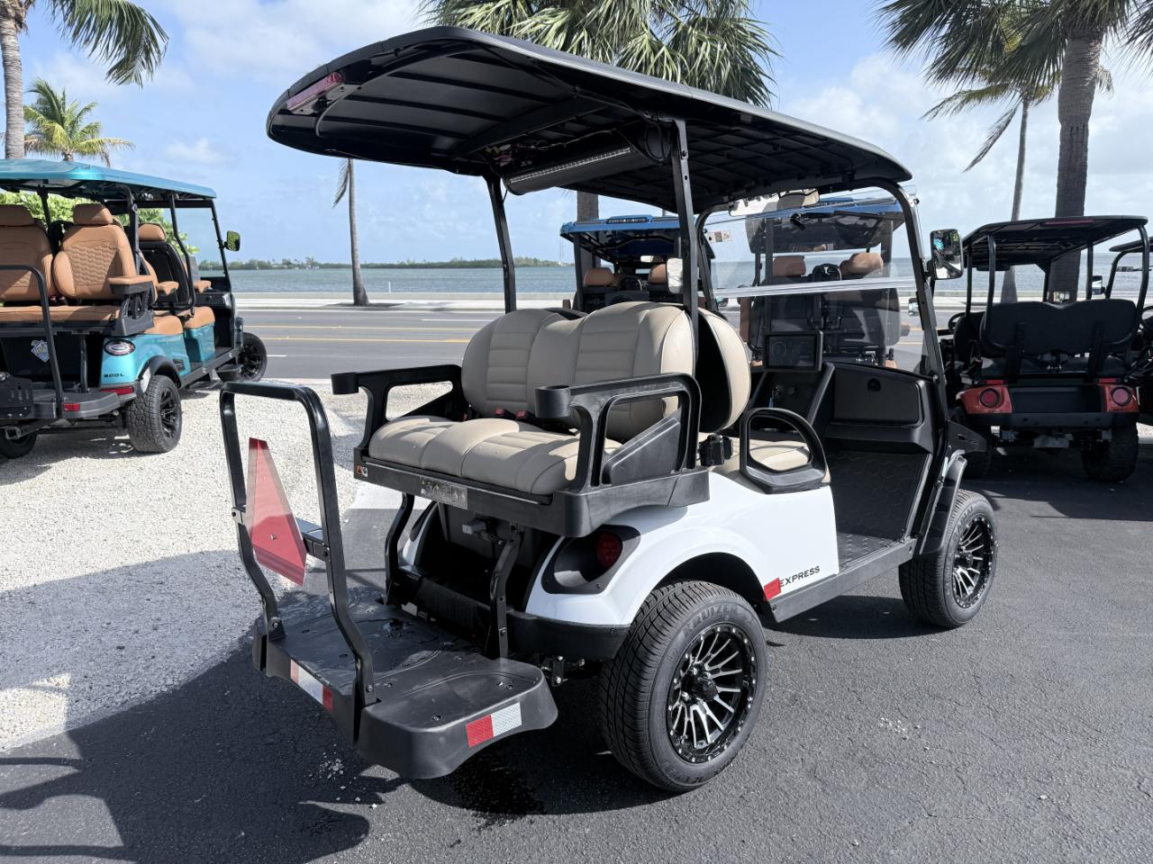 EZGO Express 4 Commuter 13.5 Gas  2026