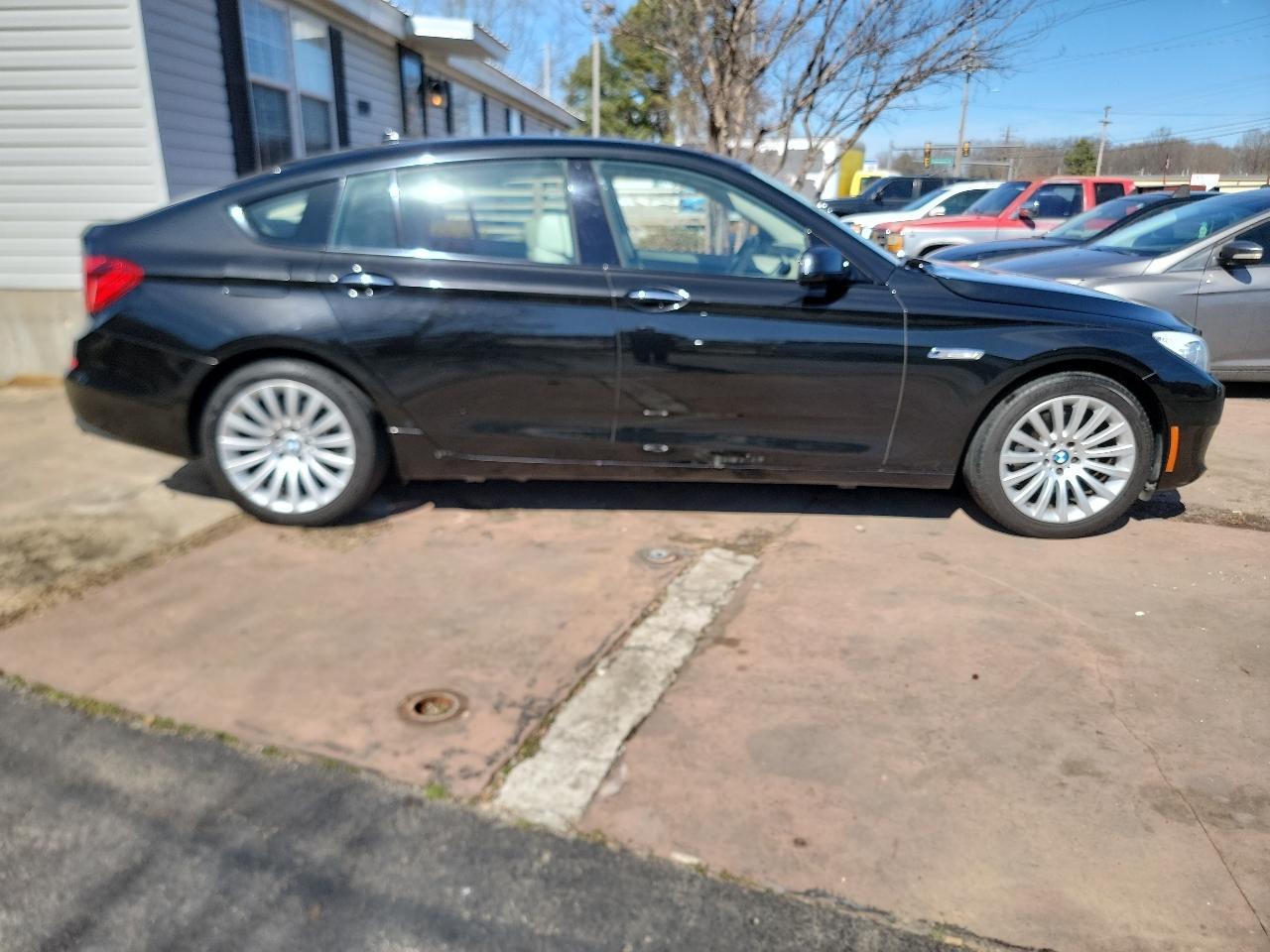 BMW 5-Series Gran Turismo 535i 2010