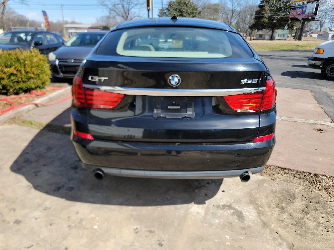 BMW 5-Series Gran Turismo 535i 2010