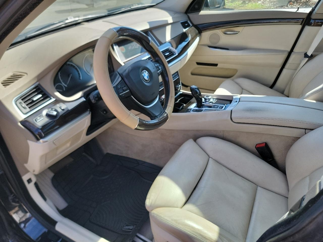 BMW 5-Series Gran Turismo 535i 2010